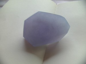 ラベンダー翡翠原石