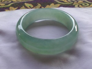 翡翠バングル