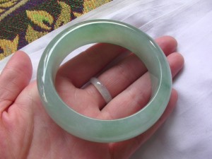 翡翠バングル