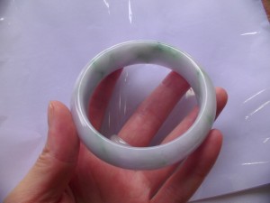 翡翠バングル