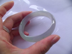 翡翠バングル