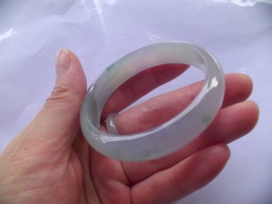翡翠バングル