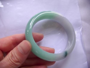 翡翠バングル