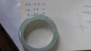 翡翠バングル