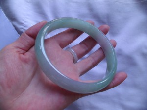 翡翠バングル