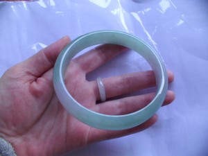 翡翠バングル