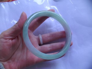 翡翠バングル