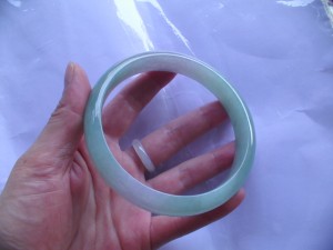 翡翠バングル