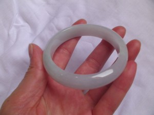 翡翠バングル
