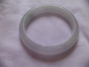 翡翠バングル