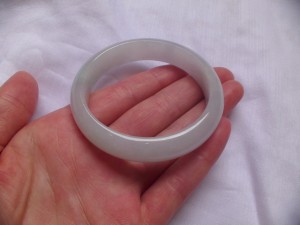 翡翠バングル