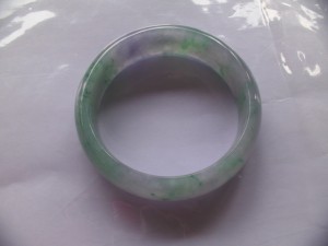 翡翠バングル