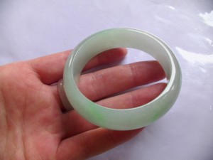 翡翠バングル