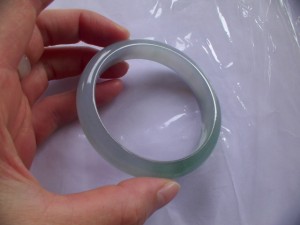 氷翡翠バングル