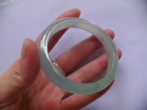 氷翡翠バングル