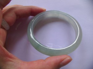 氷翡翠バングル