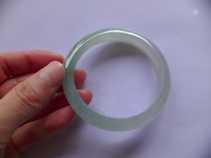 氷翡翠バングル