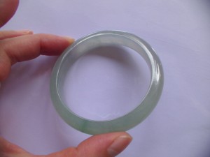 氷翡翠バングル