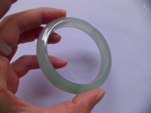 氷翡翠バングル