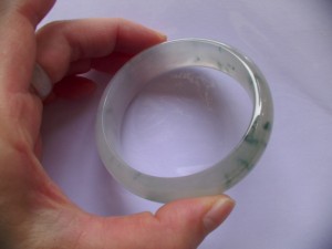 氷翡翠バングル