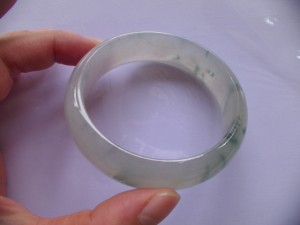 氷翡翠バングル