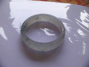 氷翡翠バングル