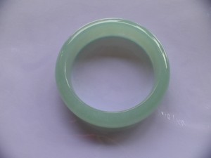 翡翠バングル