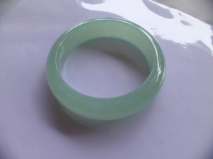 翡翠バングル