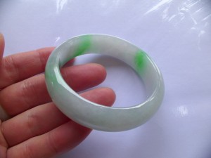 翡翠バングル
