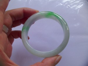 翡翠バングル