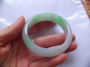 翡翠バングル