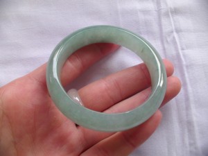 翡翠バングル