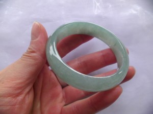 翡翠バングル