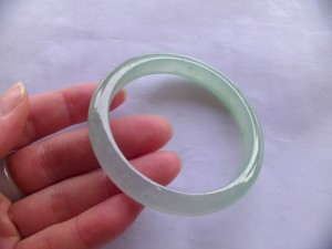 氷翡翠バングル