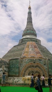 翡翠の仏塔