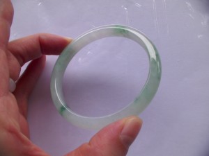 翡翠バングル