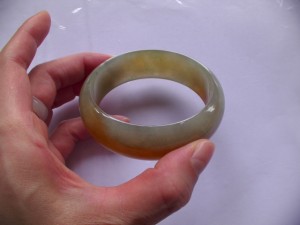 翡翠バングル