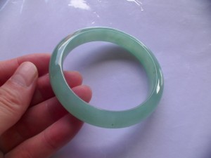 翡翠バングル