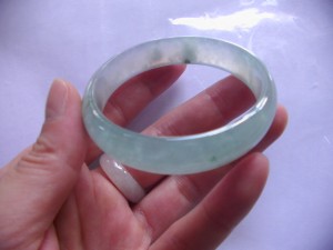 氷翡翠バングル