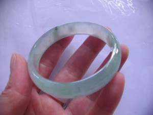 氷翡翠バングル