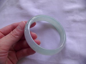 氷翡翠バングル