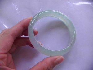 氷翡翠バングル