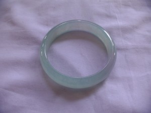 氷翡翠バングル