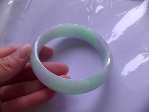 翡翠バングル