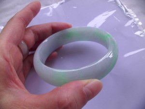 翡翠バングル