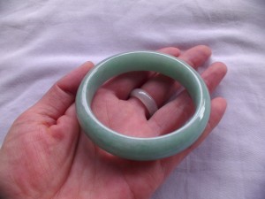 翡翠バングル