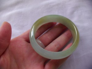 翡翠バングル