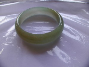 翡翠バングル
