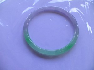 翡翠バングル