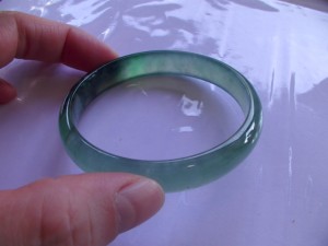 氷翡翠バングル